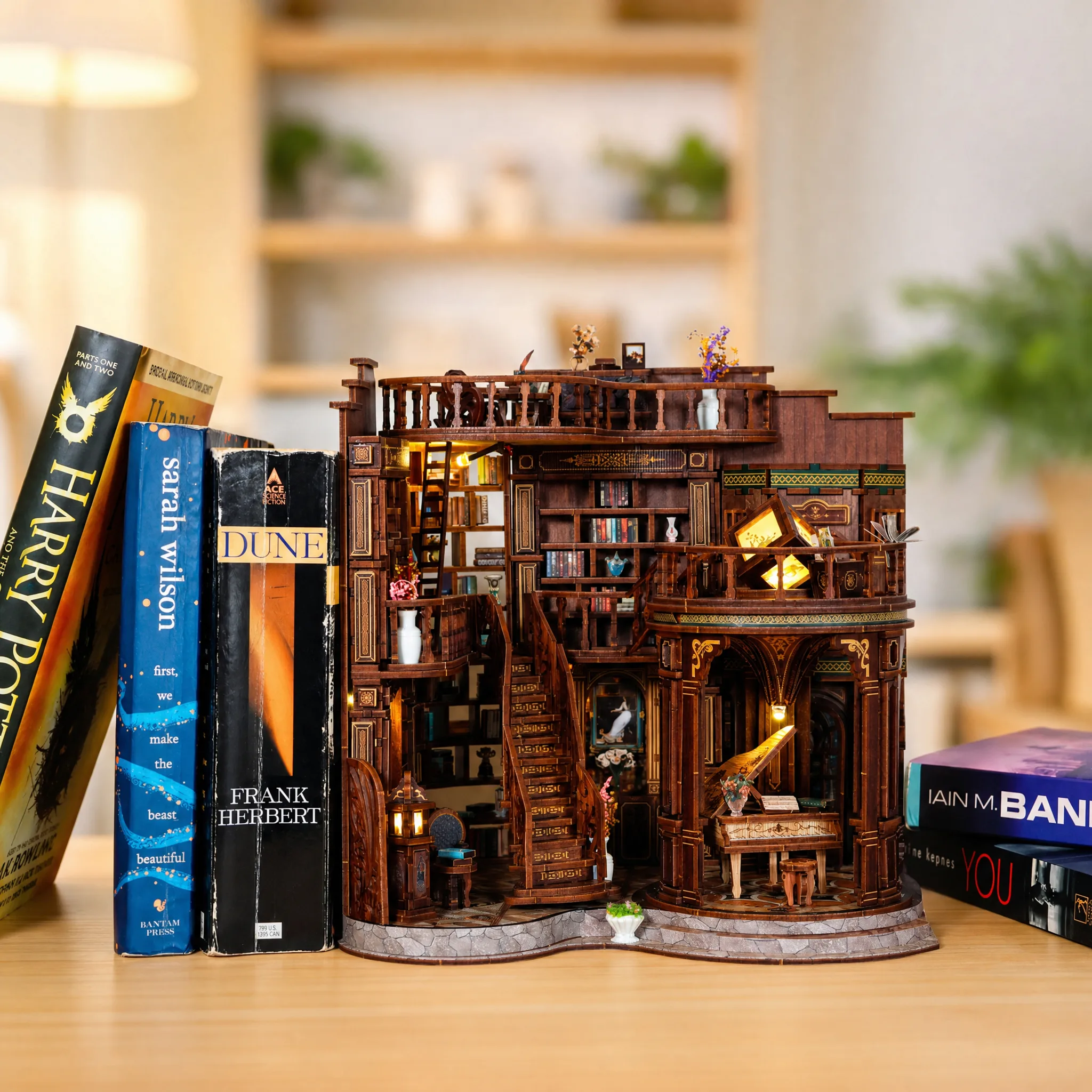 Grand Balcony Book Nook – Bild 10